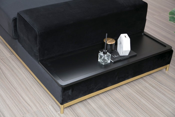 Atelier Del Sofa Sofá de 4 Plazas con Mesa Lateral - Negro y Dorado Atelier Del Sofa Sofá de 4 Plazas con Mesa Lateral - Negro y Dorado